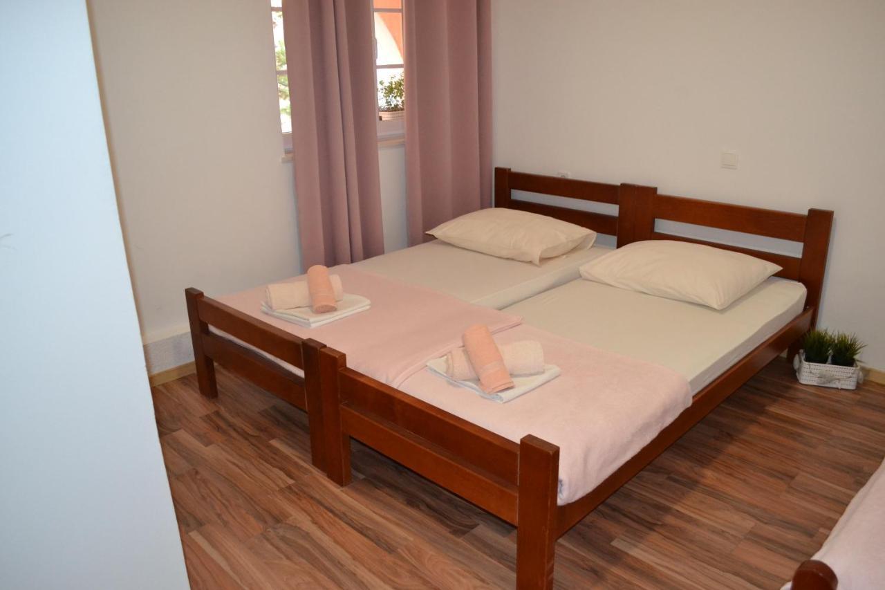 Apartments Rem Novalja Extérieur photo