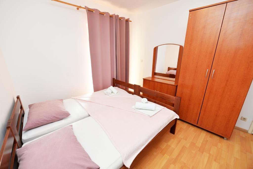Apartments Rem Novalja Extérieur photo