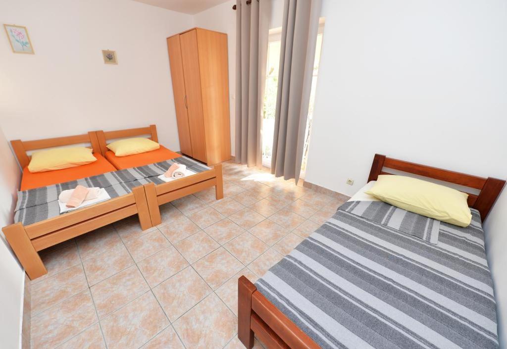 Apartments Rem Novalja Extérieur photo