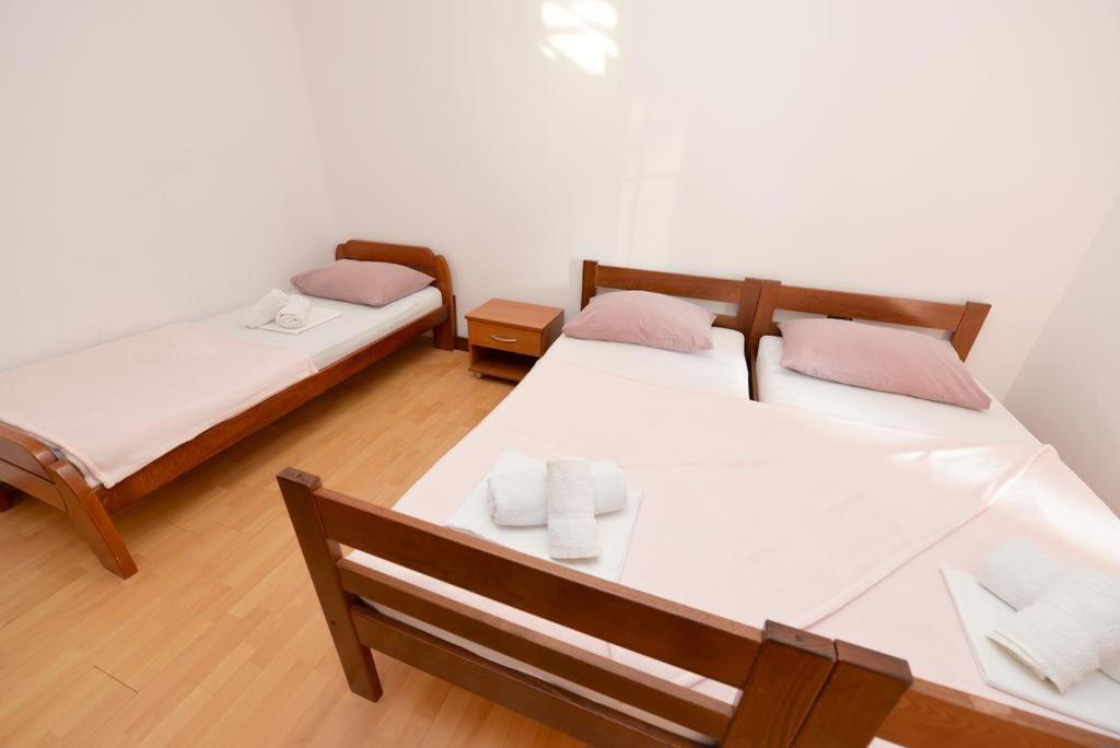 Apartments Rem Novalja Extérieur photo